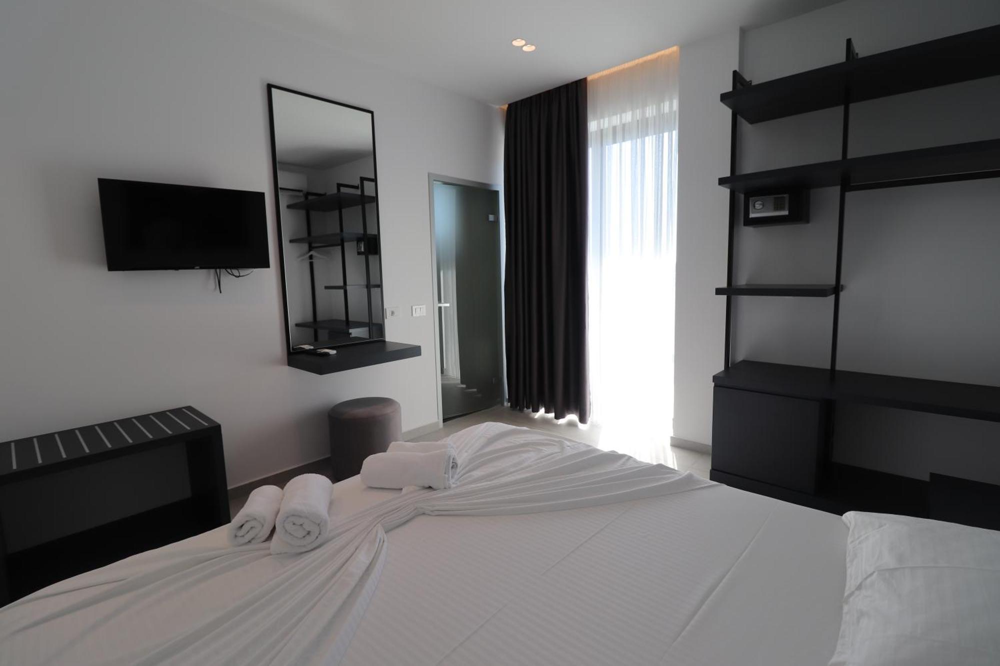 Adele Hotel Ксамил Экстерьер фото
